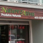 placa em itauba com letras de pvc expandido