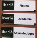 placas de porta em ps para condomínios