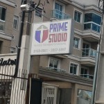 placa transversal com iluminação interna