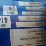 projeto de sinalização com aço inox