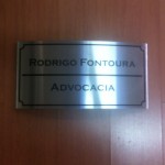 placa de porta abaulada, em aço inox